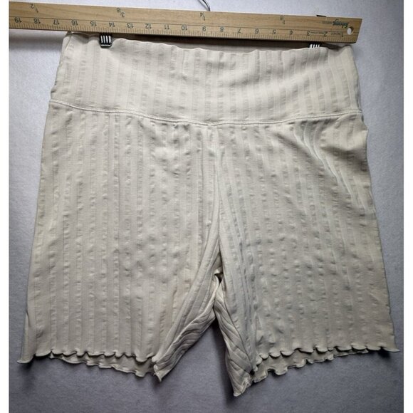 Offline by Aerie Hi Rise OG Ribbed Bike Shorts XXL Cream Lettuce Hem 7" Inseam - Picture 4 of 8